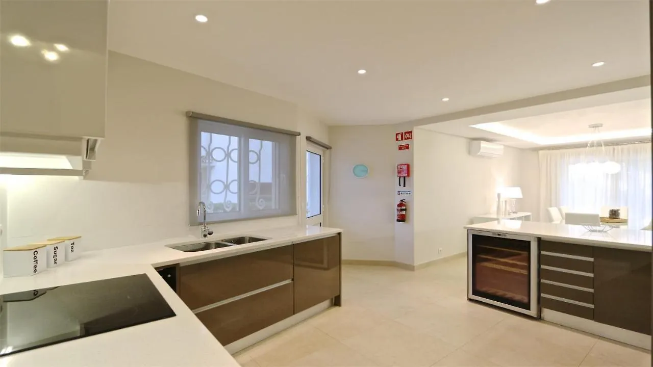Villa Pinhal 213-Cleverdetails- Sleeps 8, Quiet Area, Walking Distance Vilamoura 0*,  Portugal