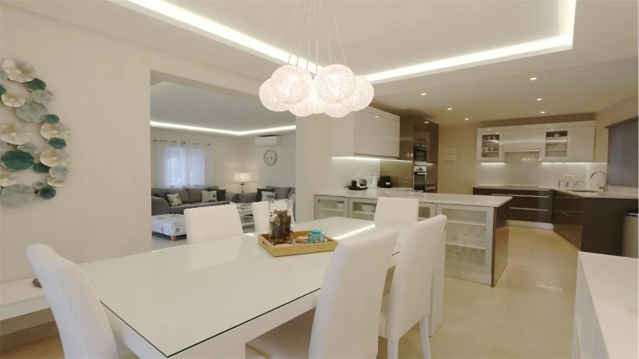 וילהמורה Villa Pinhal 213-Cleverdetails- Sleeps 8, Quiet Area, Walking Distance פורטוגל