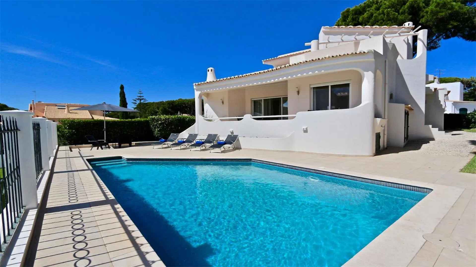 Villa Pinhal 213-Cleverdetails- Sleeps 8, Quiet Area, Walking Distance Vilamoura