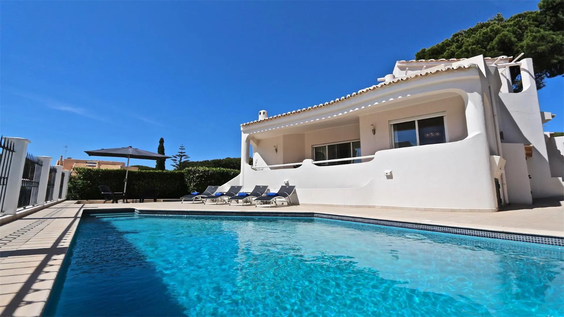 Villa Pinhal 213-Cleverdetails- Sleeps 8, Quiet Area, Walking Distance Vilamoura