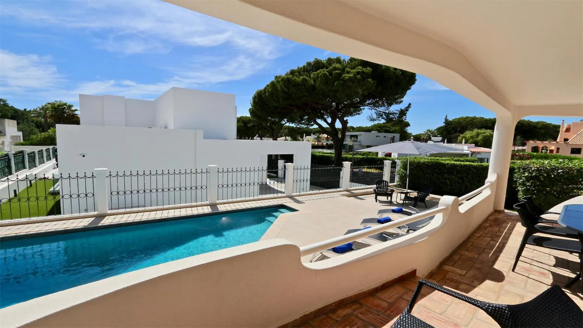 Villa Pinhal 213-Cleverdetails- Sleeps 8, Quiet Area, Walking Distance Vilamoura Portugal