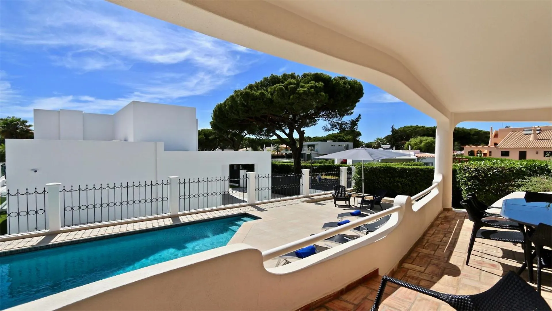 Villa Pinhal 213-Cleverdetails- Sleeps 8, Quiet Area, Walking Distance Vilamoura 0*,  Portugal